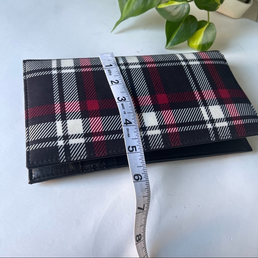 International Concepts Bifold Wallet - Picture 8 of 13